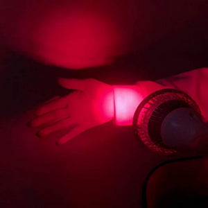 DGYAO 660nm Red Light Led Therapy Bulb Lamp for Skin and Pain Relief (Black)